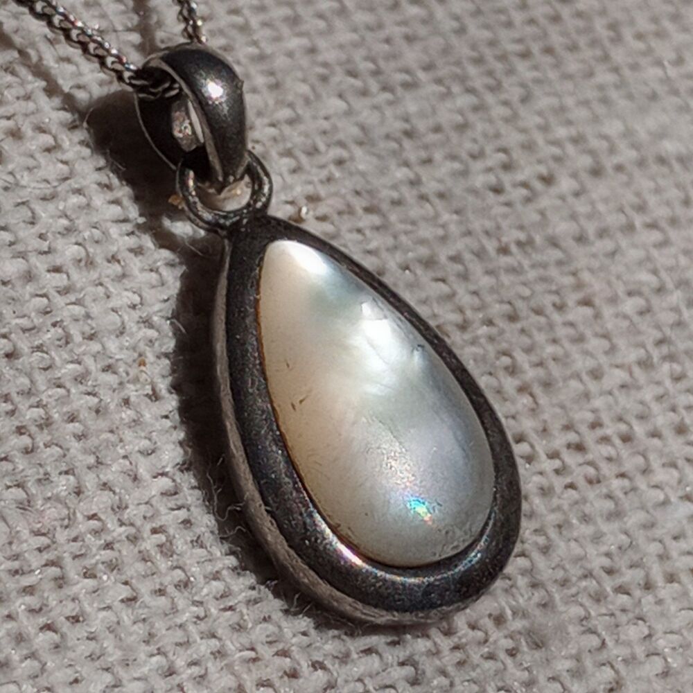 Boma Mother of Pearl Teardrop 925 Sterling Silver Pendant 18in necklace